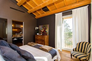 Biệt thự (5 Bedrooms) | 5 phòng ngủ, bàn ủi/dụng cụ ủi quần áo, bộ trải giường