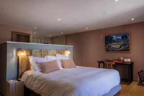 Superior Room (Santa Giulia) | Premium bedding, in-room safe, desk, free WiFi - Villa Kirssis (Pietrosella)