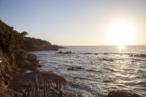 Private beach, white sand, beach towels, snorkelling