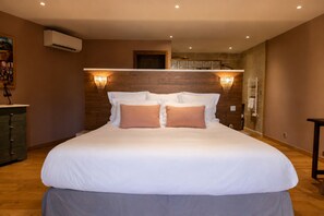 Superior Room (Santa Giulia) | Premium bedding, in-room safe, desk, free WiFi - Villa Kirssis (Pietrosella)