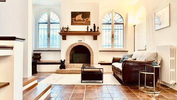 Vila (4 Bedrooms) | 4 kamar tidur, setrika/meja setrika, Wi-Fi gratis, dan seprai linen