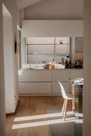 Villa (Multiple Bedrooms) | Private kitchen | Oven, dishwasher, high chair, cookware/dishes/utensils - Villa Picena (Cupra Marittima)