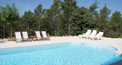 Magnificent Villa in quiet location - 5 bedrooms - 3 shower rooms. To discover