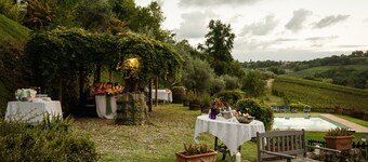 Fienile (4+2) beautiful apartment with pool in Chianti between Florence and Siena