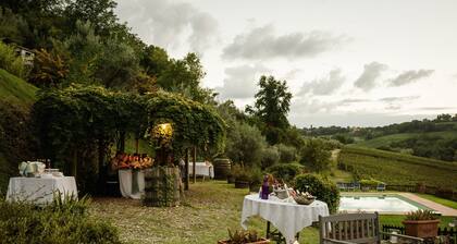 Fienile (4+2) beautiful apartment with pool in Chianti between Florence and Siena