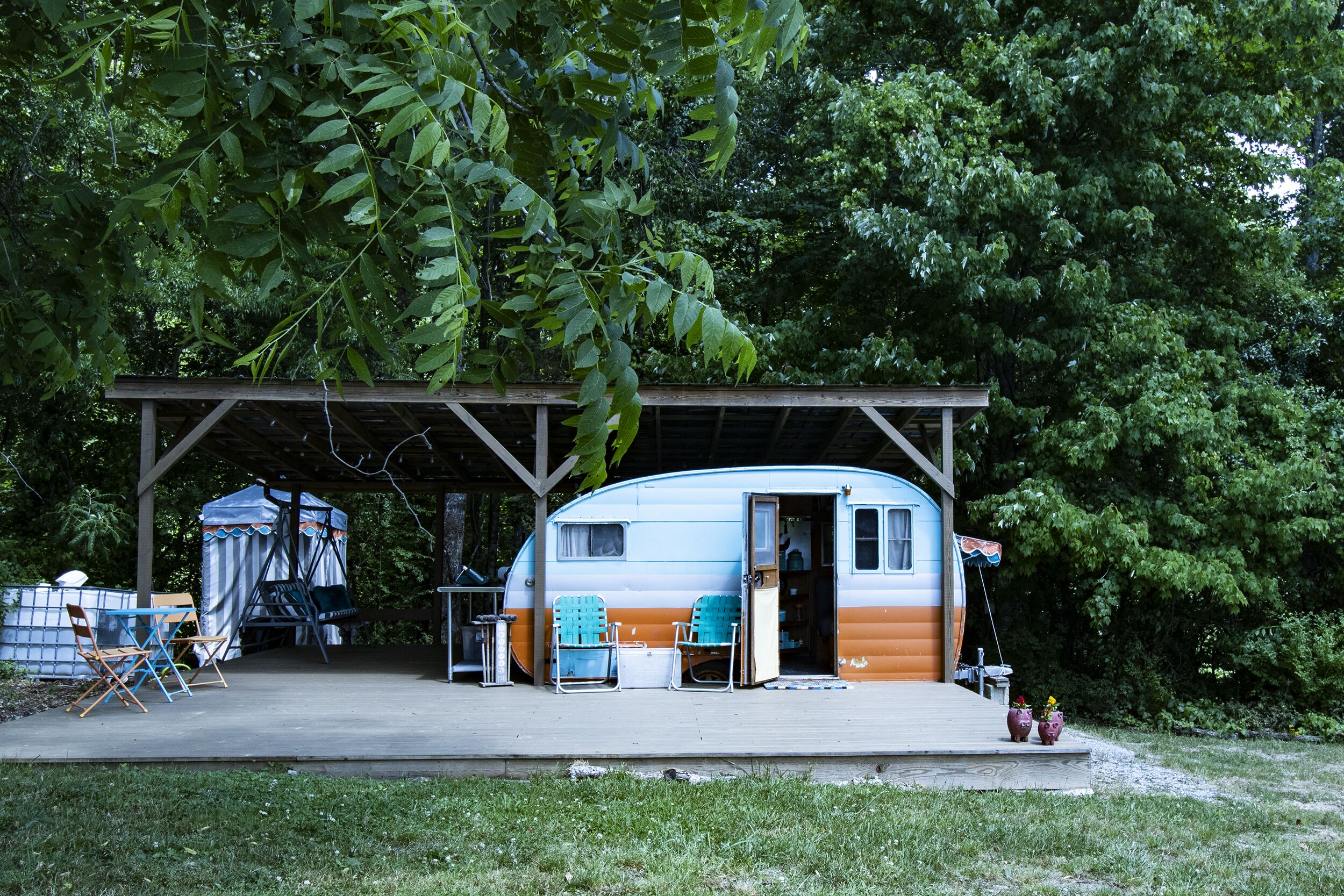 Glamping on 116 Acre Farm- Happy Camper
