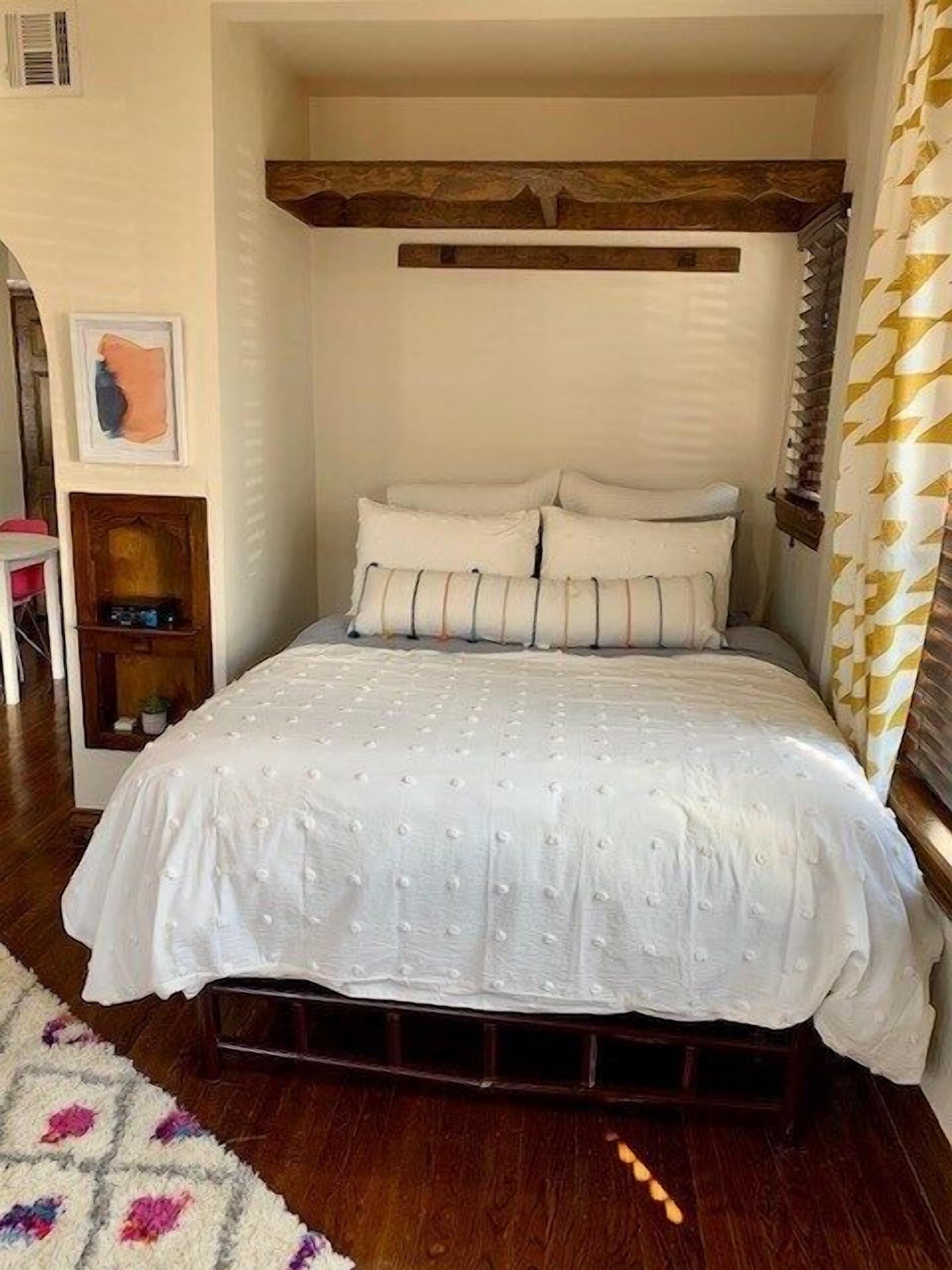 [CLR 02] Charming Studio in OKC Midtown, With Retro-contemporary theme