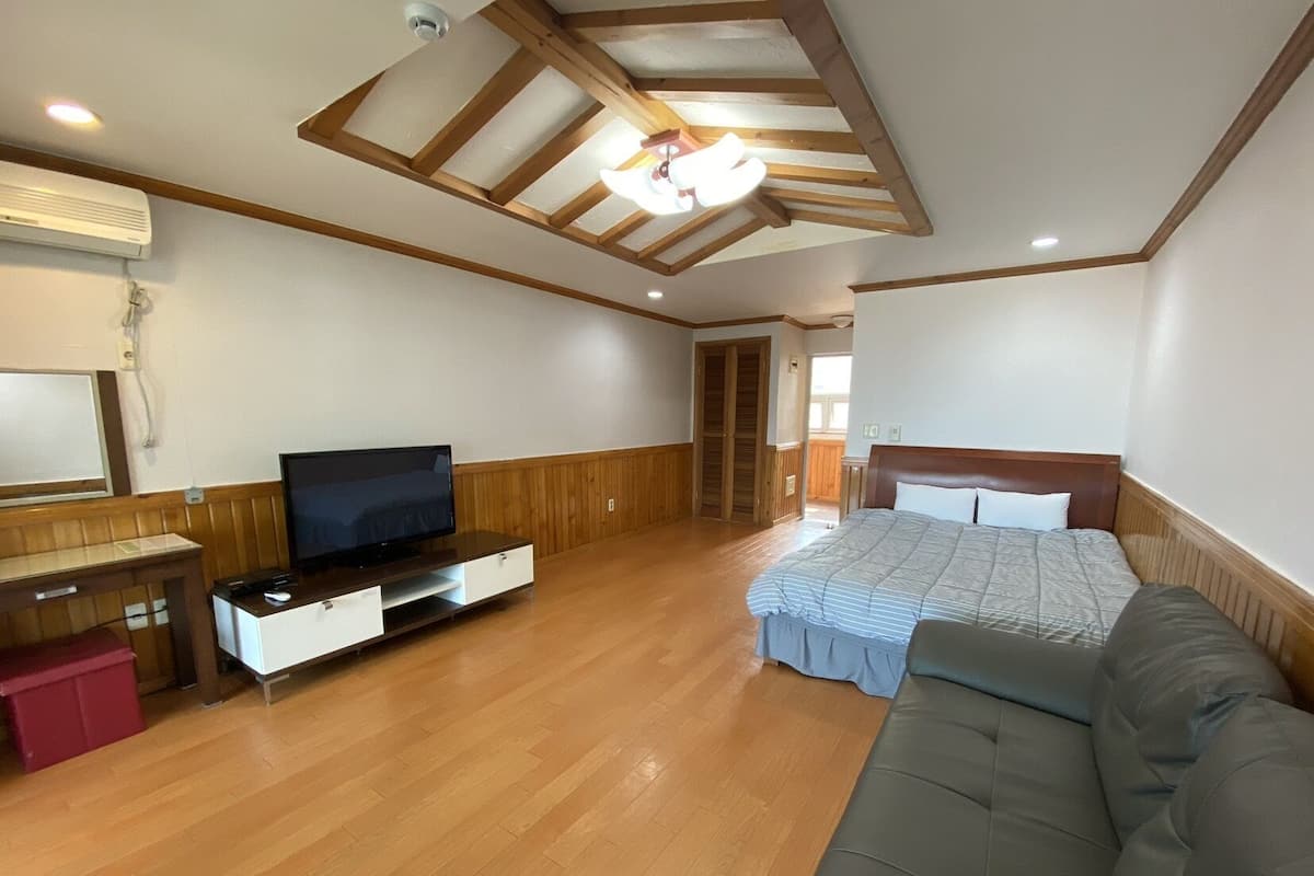 بديكورات فريدة لكل غرفة وطراز فريد لكل وحدة وواي فاي مجانًا