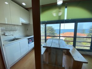 Televisión de pantalla plana, piso con calefacción