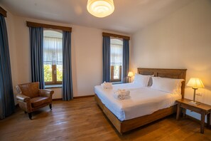 Classic Triple Room | Premium bedding, down duvets, Select Comfort beds, minibar - Villa Permet (Përmet)