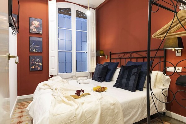 2 slaapkamers, een strijkplank/strijkijzer, wifi, beddengoed