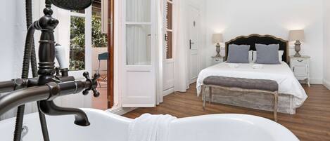 2 Schlafzimmer, Schreibtisch, Bügeleisen/Bügelbrett, WLAN