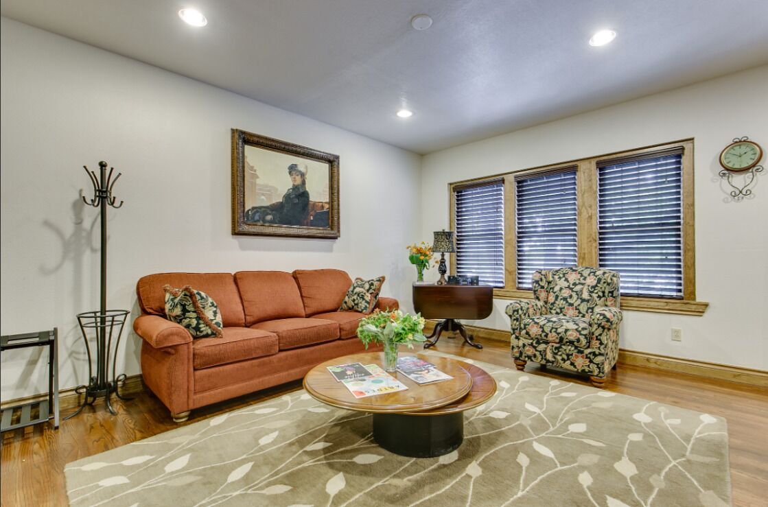 [CLR 12] Midtown Studio - Awesome Location, on a quiet tree lined street of OKC