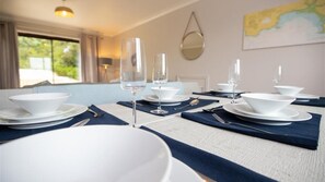 Dining - Carmarthen Bay View (Saundersfoot)