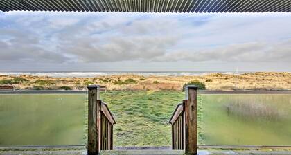 Sanderling Sea Cottages, Unit 9 with Ocean Views!