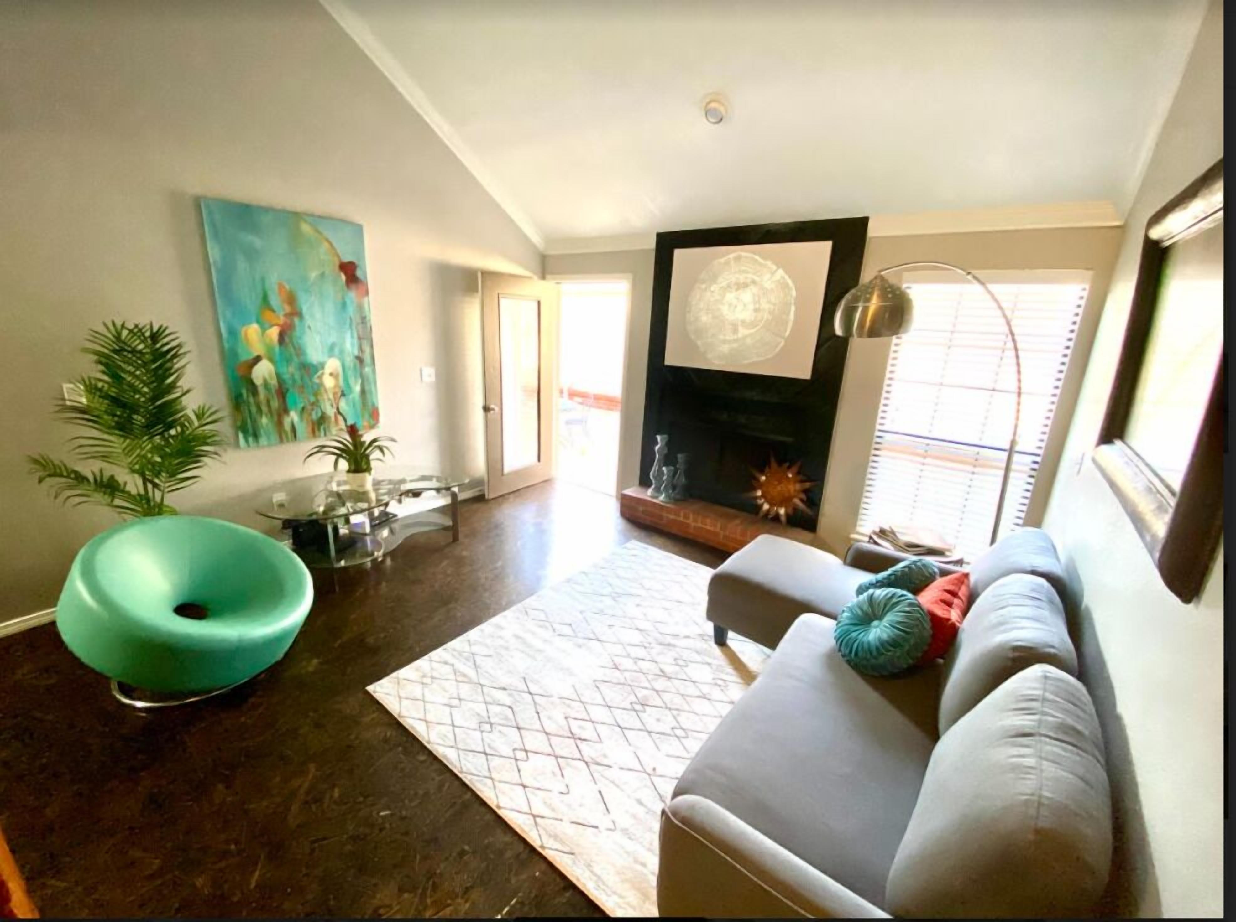 [4043 A ]Private Bedroom Suite Communal House near Integris, attached bath and a private patio