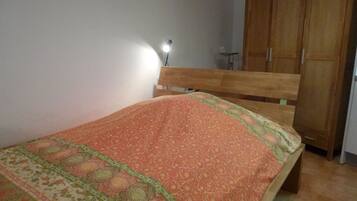 1 Schlafzimmer, Bügeleisen/Bügelbrett, Reisekinderbett, kostenloses WLAN