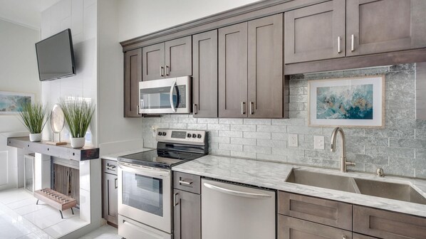 Fridge, microwave, oven, stovetop