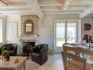 Dining - Wonderful private villa for 4 guests with WIFI and TV (Créances)