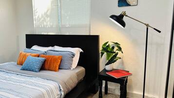 1 chambre, fer et planche à repasser, Wi-Fi, draps fournis
