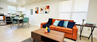 [614.5 A Jenkins]OU-Walk to Campus, Downtown Designer studio, and walking distance to Art and Dinos