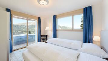 3 bedrooms, individually furnished, laptop workspace, blackout drapes