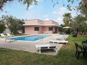 Ciel, Plante, Nuage, Piscine, BĂątiment, Arbre, Ombre, Mobilier De Jardin, Maison, Lot Terre