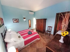 3 bedrooms, travel cot, free WiFi