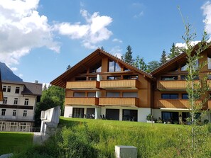 Exterior - Beautiful apartment for 4 guests with WIFI, TV, terrace and panoramic view (Kandersteg)