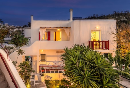 Front of property. Dimelal Mikonos Downtown Apartments