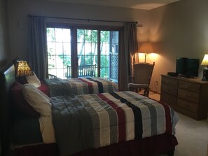 3 chambres, fer et planche à repasser, Wi-Fi, draps fournis