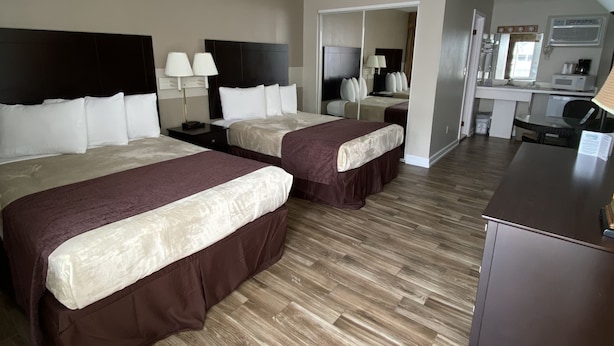 Unit M | In-room safe, free WiFi, bed sheets - Sea N Sun Resort (Wildwood)
