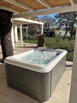 Exclusive Room | Down comforters, minibar, desk, laptop workspace