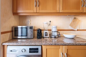 Køleskab, mikrobølgeovn, ovn, opvaskemaskine