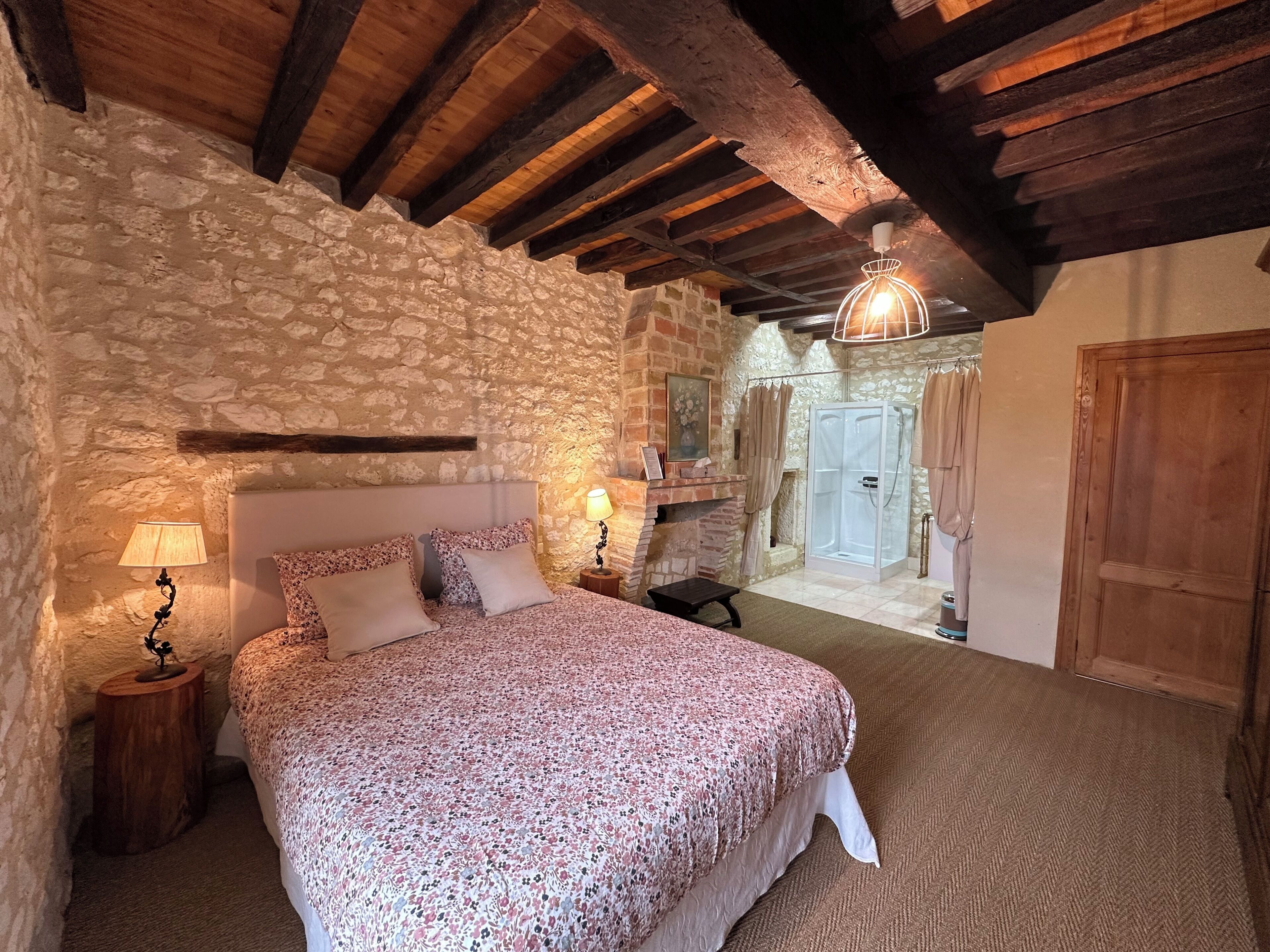 5 Schlafzimmer, Bügeleisen/Bügelbrett, WLAN, Bettwäsche