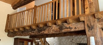 Character house in the quiet countryside in the Bordeaux vineyards