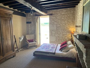 5 chambres, fer et planche à repasser, Wi-Fi, literie fournie