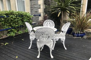Garden - Maggie Jones Guest House (Cardiff)