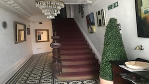 Lobby - Maggie Jones Guest House (Cardiff)