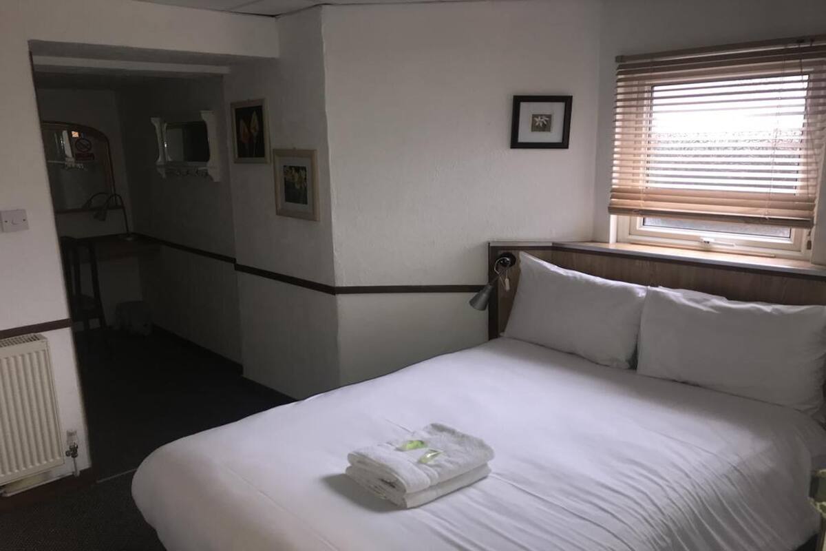 Iron/ironing board (on request), bed sheets
