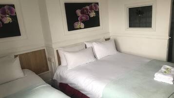 Iron/ironing board, bed sheets