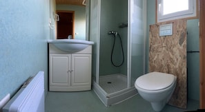 Shower, hair dryer, toilet paper