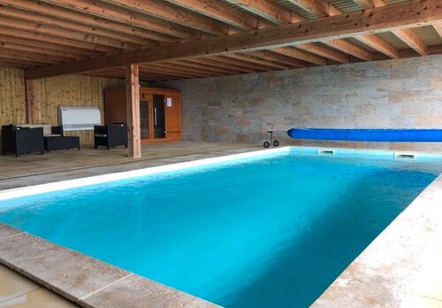 Chalet 2 Lou Braisadou on the farm with heated indoor pool 