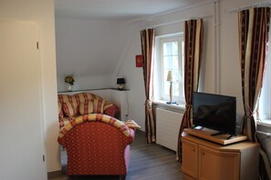 Suite 3 kombinierbar mit Einzelzimmer | 起居区