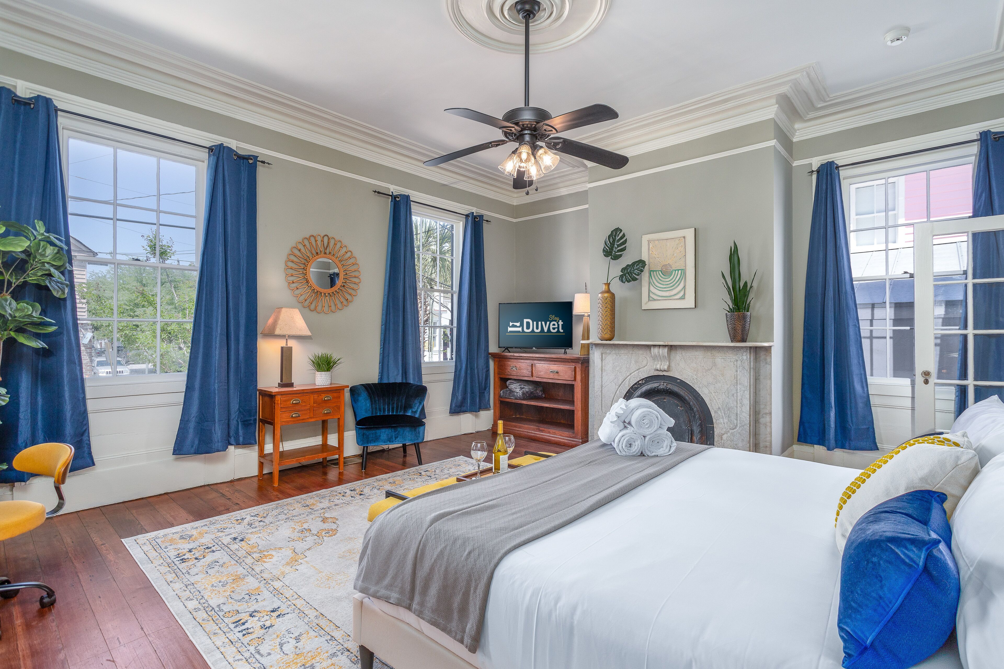 3 Blocks to King & Pet Friendly Casa Fuego Suite A