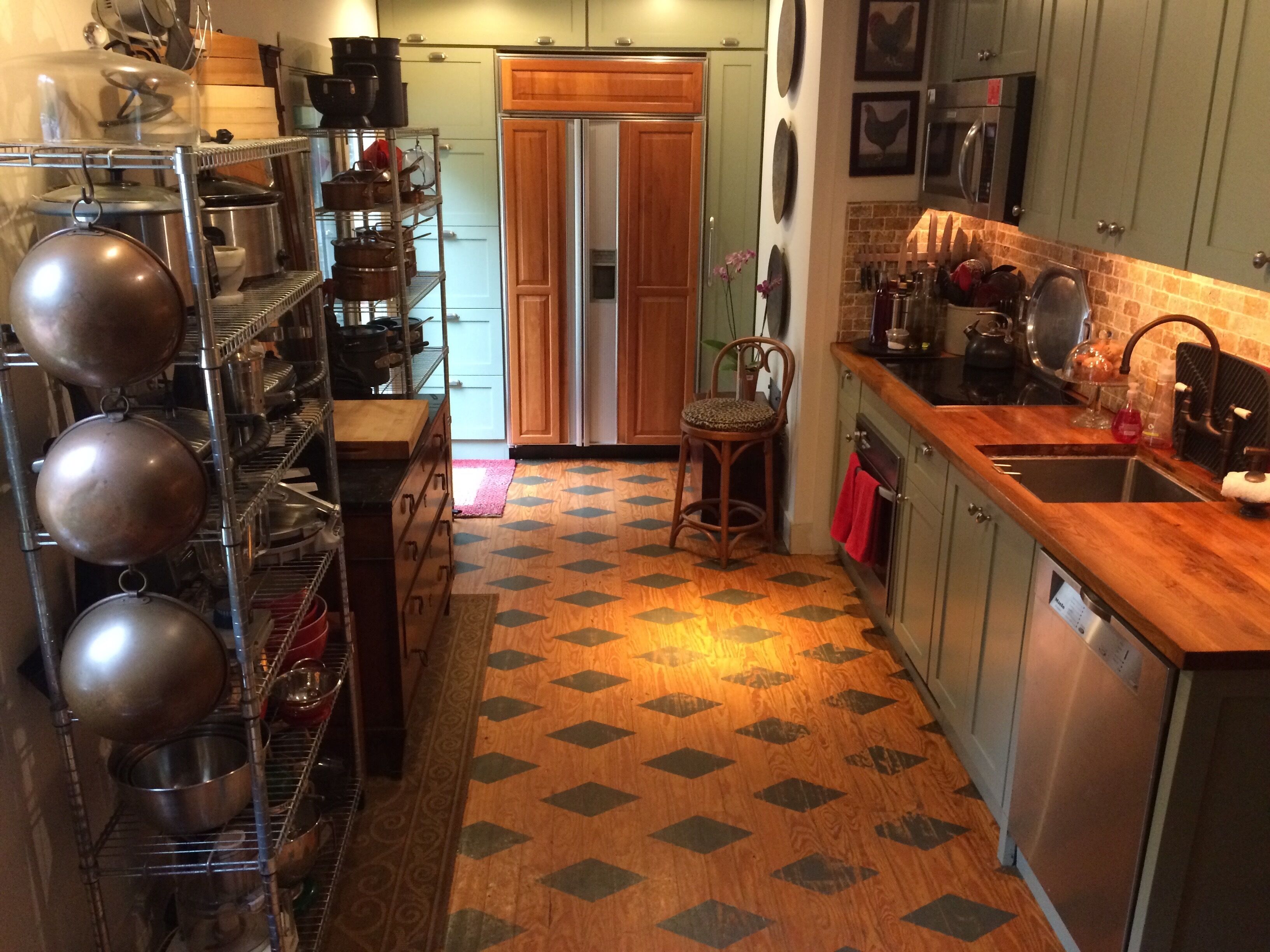 Luxurious country get away at Flat Rock Farm with alpaca as your neighbors