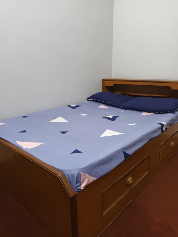 1 bedroom, iron/ironing board, free WiFi