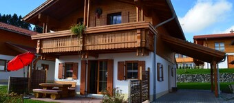 Detached vacation home with fireplace, balcony and garden in the Via Claudia vacation village