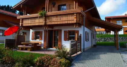 Freistehendes Ferienhaus mit Kamin, Balkon und Garten im Feriendorf Via Claudia