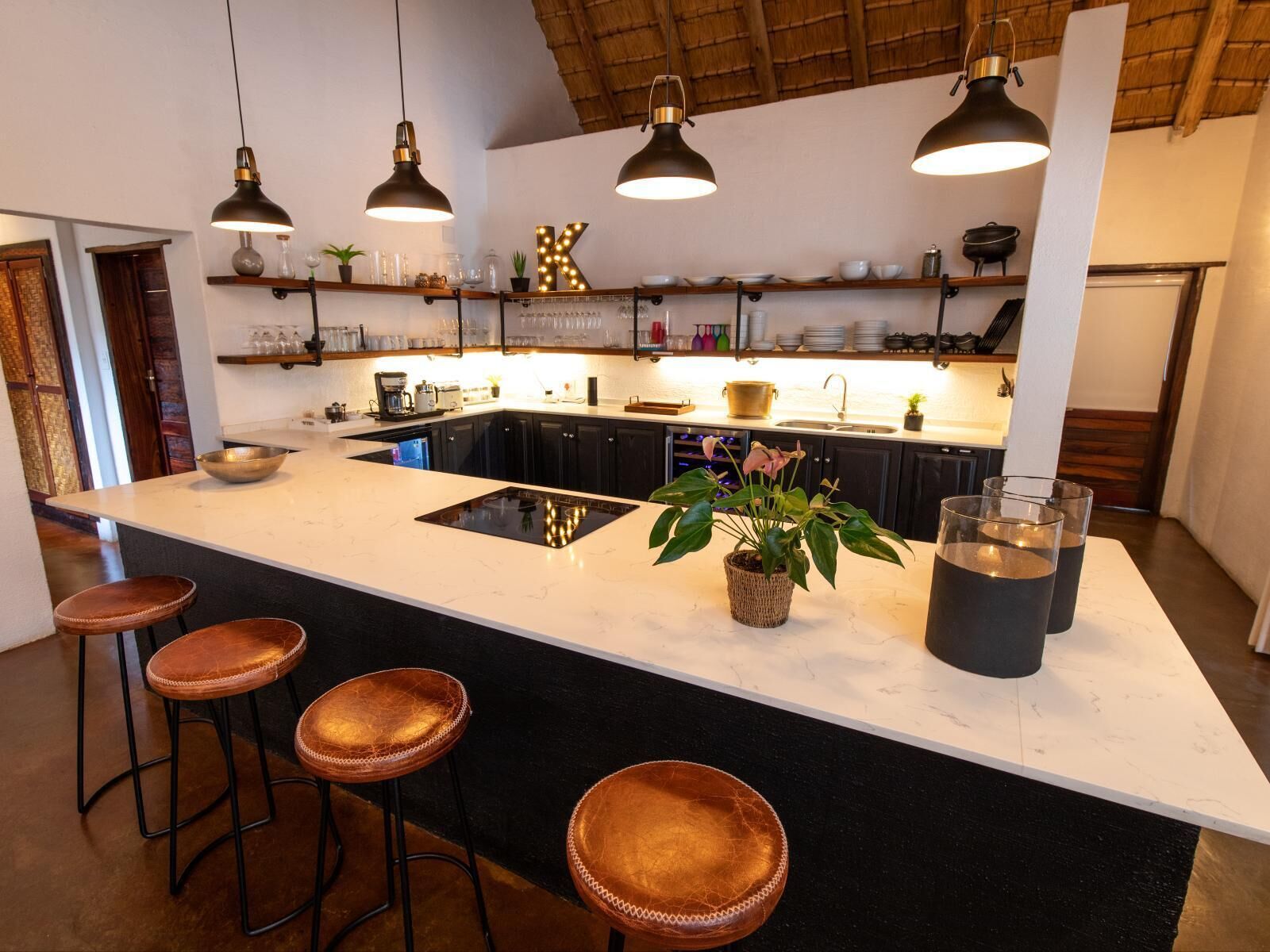 Chalé superluxo, 4 quartos | Cozinha privada | Chaleira elétrica, torradeira, talheres/pratos/utensílios de cozinha